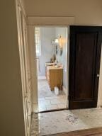 805 N Front St, Dardanelle, AR 72834 - interior space