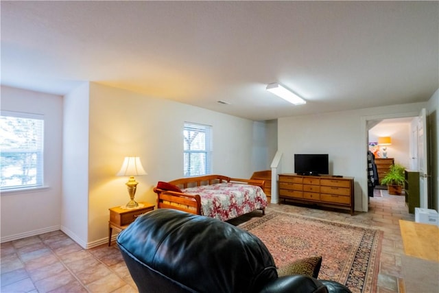 44 Devizis Dr, Bella Vista, AR 72714 - bedroom with baseboards