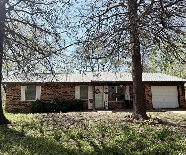 839 Clara St, Westville, OK 74965 - photo 1