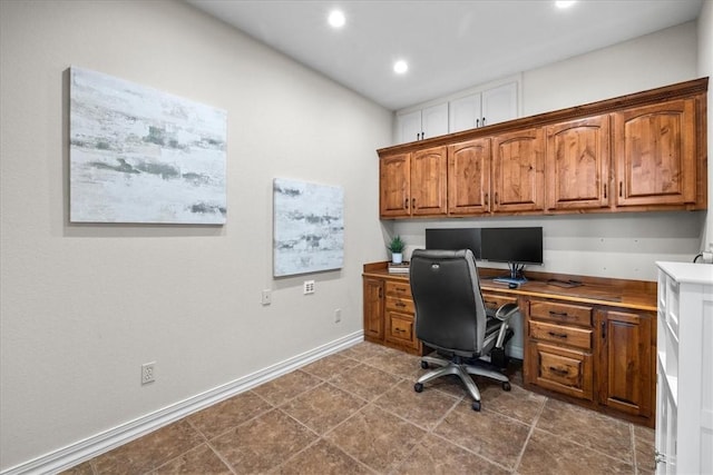 17793 Bluffview Dr, Springdale, AR 72764 - office space featuring built in study area and recessed lighting