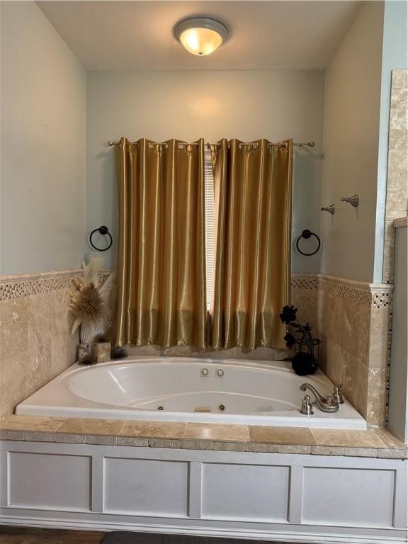 2110 W 8th St, Russellville, AR 72801 - bathroom with a jetted tub