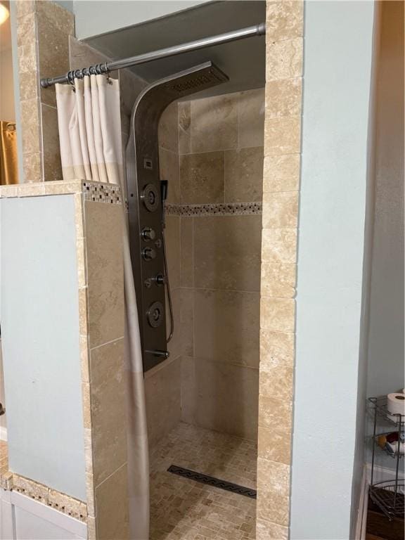 2110 W 8th St, Russellville, AR 72801 - full bath with tiled shower