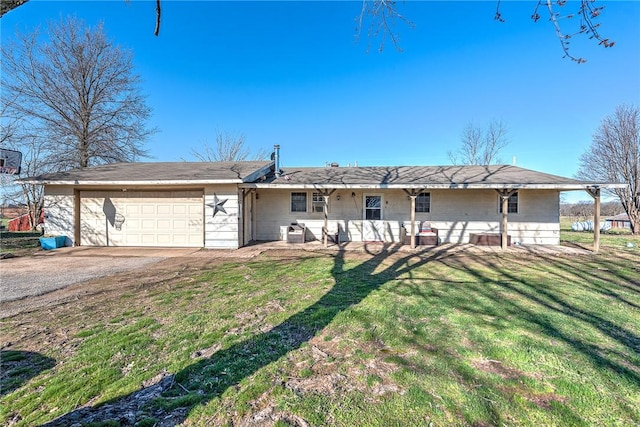 11775 Walters Rd, Bentonville, AR 72712 - view of front of home with driveway, a front lawn, and a garage