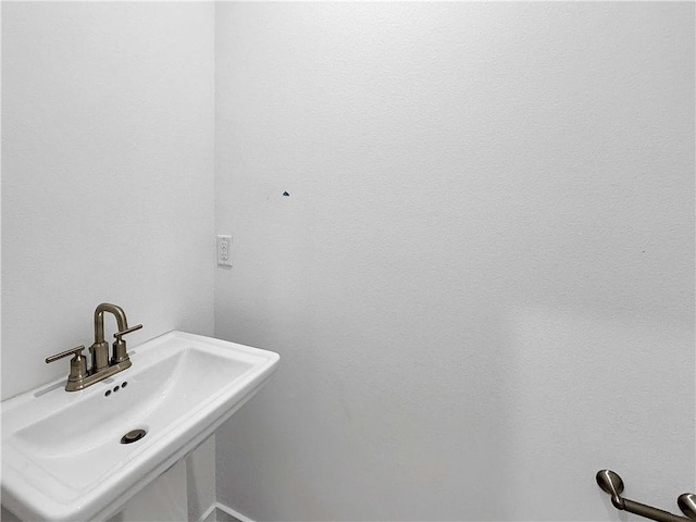 1963 Larkspur St, Springdale, AR 72762 - bathroom featuring a sink