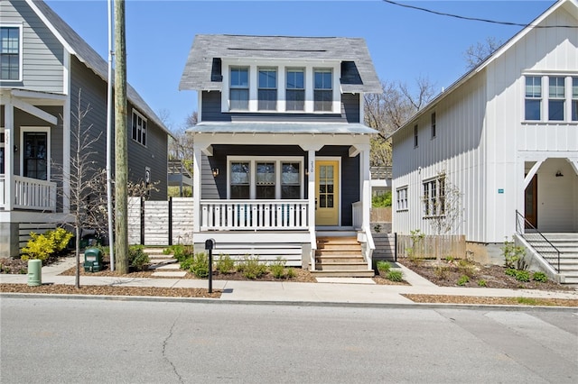 view of front of property featuring a porch