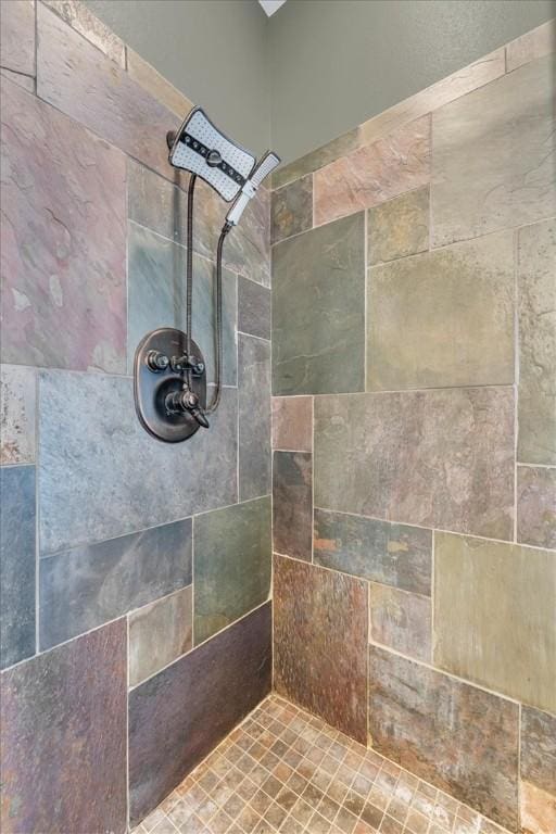 1402 NE Fairwinds Dr, Bentonville, AR 72712 - full bathroom with tiled shower