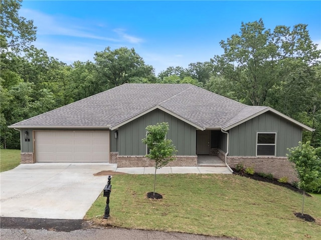 3 Islay Ln, Bella Vista, AR 72715 - single story home featuring a shingled roof, an attached garage, brick siding, board and batten siding, and driveway