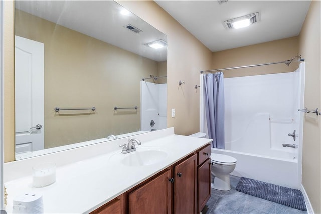 bathroom featuring shower / bath combo, visible vents, toilet, and vanity