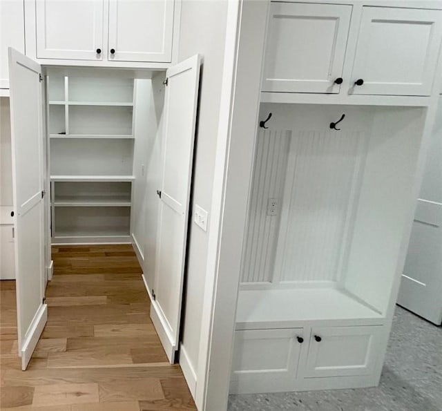7919 Via Roma Ave, Springdale, AR 72762 - mudroom featuring light wood finished floors