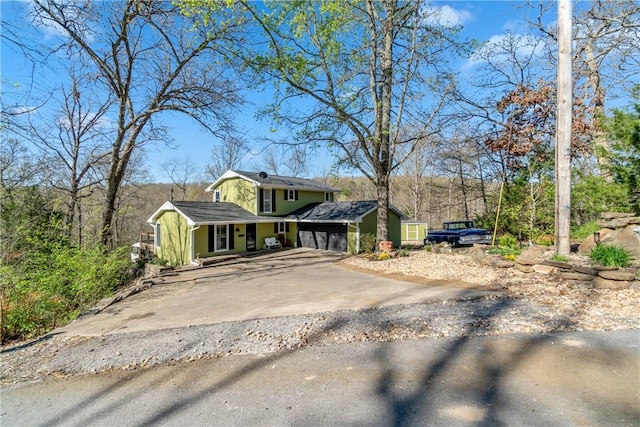 30 Strichen Dr, Bella Vista, AR 72715 - traditional-style house with driveway