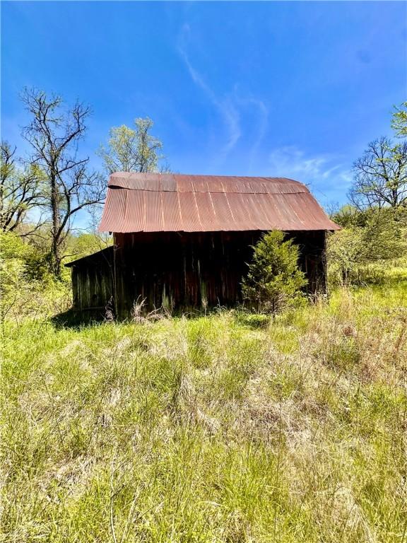 view of outbuilding featuring an outbuilding
