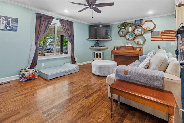 living room with recessed lighting, ceiling fan, crown molding, visible vents, and wood finished floors