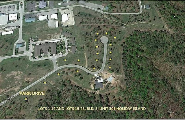 47 Park Dr, Holiday Island, AR 72631