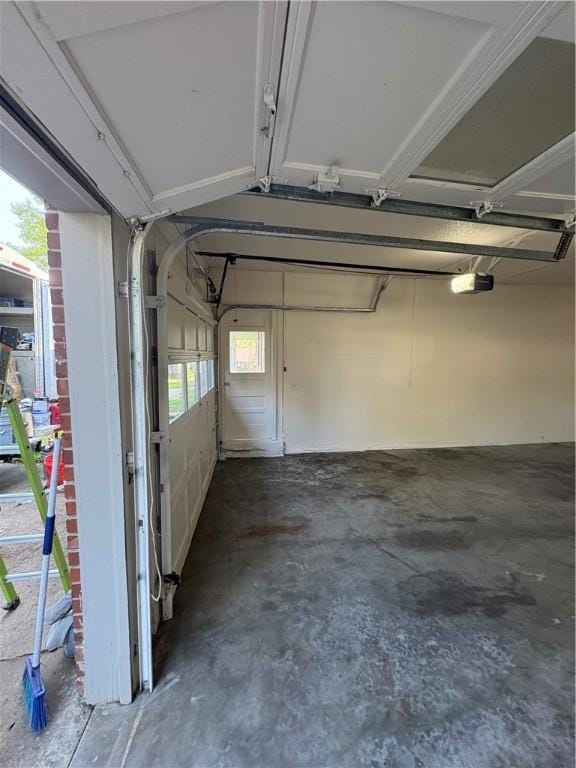 8455 Par Ln, Rogers, AR 72756 - view of garage
