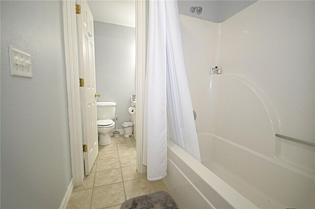3 Evelynia Cir, Bella Vista, AR 72715 - full bath featuring tile patterned floors, toilet, and shower / bath combination with curtain