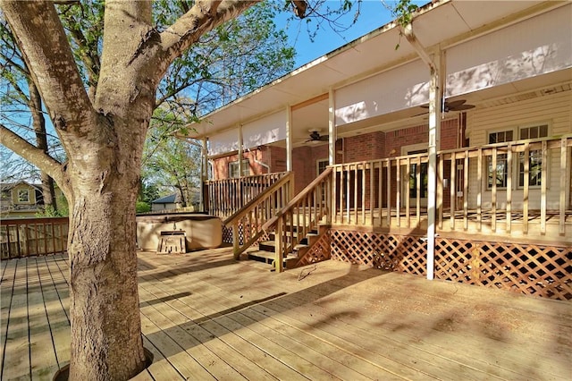 deck with ceiling fan
