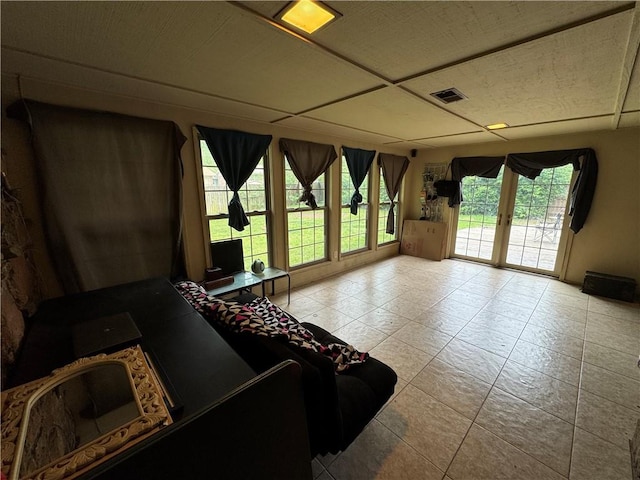 60 N Redwood Cir, Sallisaw, OK 74955 - living area with visible vents and light tile patterned floors
