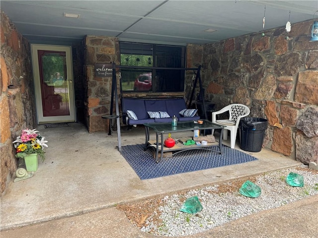 60 N Redwood Cir, Sallisaw, OK 74955 - view of patio