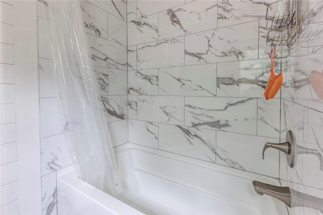 1 Panbury Ln, Bella Vista, AR 72715 - bathroom featuring shower / bath combo