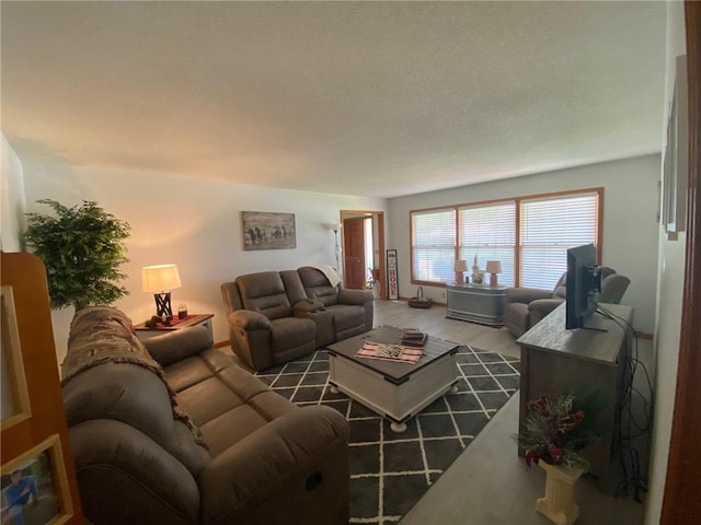 503 Skyline Dr, Harrison, AR 72601 - view of living area