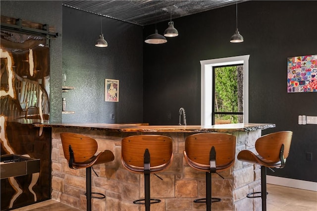 13248 N Old Wire Rd, Rogers, AR 72756 - view of indoor bar