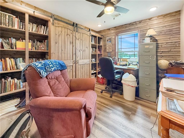 home office featuring visible vents, a ceiling fan, wood finished floors, and recessed lighting