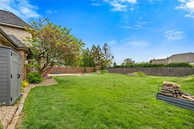 view of yard with fence