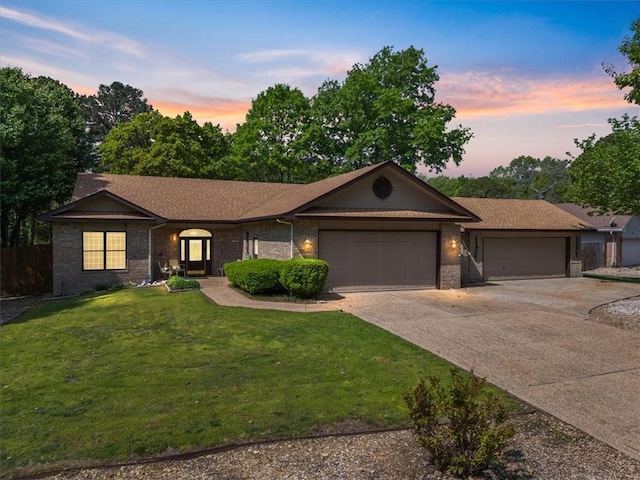 2 Breton Ln, Bella Vista, AR 72715 - single story home featuring an attached garage, concrete driveway, and brick siding