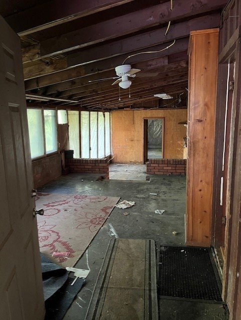 misc room featuring a ceiling fan