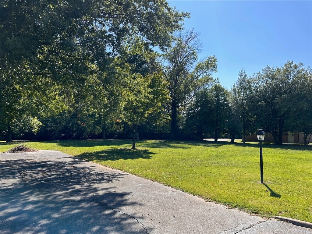 823 NW 8th St, Bentonville, AR 72712