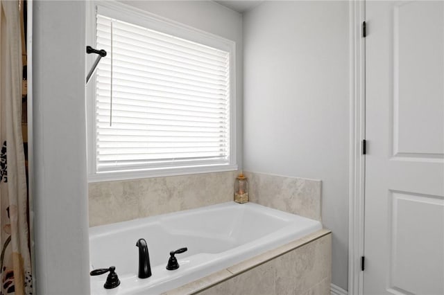 11003 David Ct, Siloam Springs, AR 72761 - bathroom featuring a garden tub