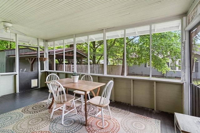 605 N Wright St, Siloam Springs, AR 72761 - sunroom with ceiling fan