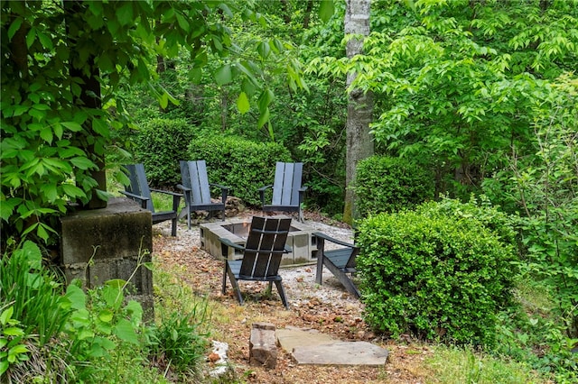 7 Croft Ledge Dr, Bentonville, AR 72712 - view of yard featuring an outdoor fire pit