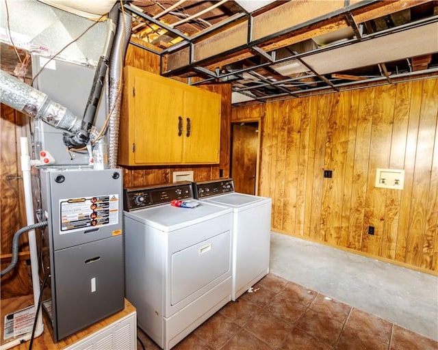 315 N Letitia Ave, Fayetteville, AR 72701 - laundry room featuring independent washer and dryer and wooden walls