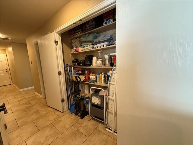 6297/6299 W Milliken Bnd, Fayetteville, AR 72704 - view of pantry