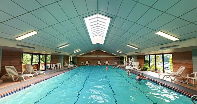 8 Eddy Ln, Bella Vista, AR 72715 - view of indoor community pool
