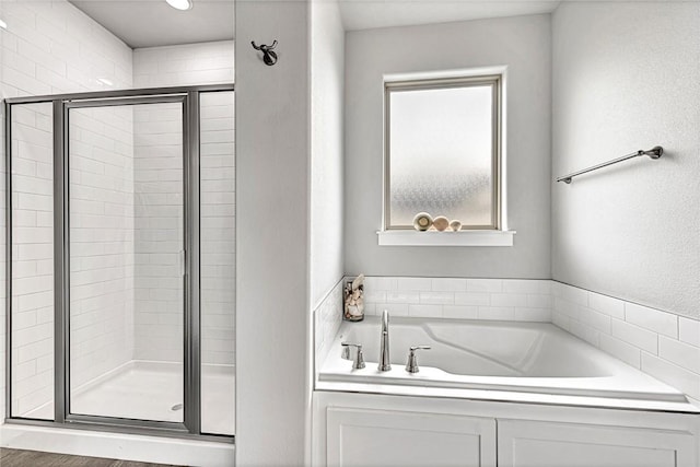 2227 Riggins Ave, Pea Ridge, AR 72751 - full bath with a shower stall and a garden tub