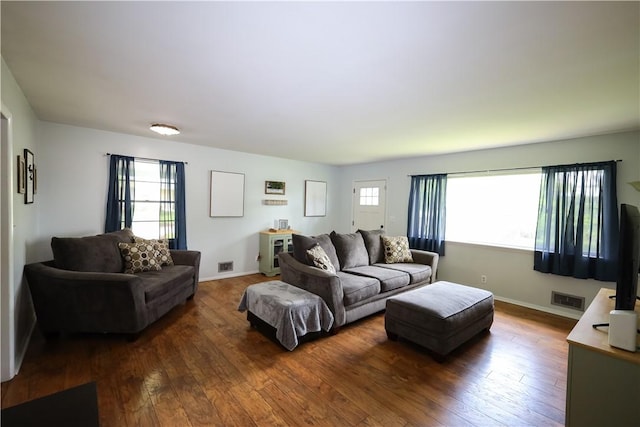 910 Sunset Ln, Harrison, AR 72601 - living room featuring hardwood / wood-style flooring and baseboards
