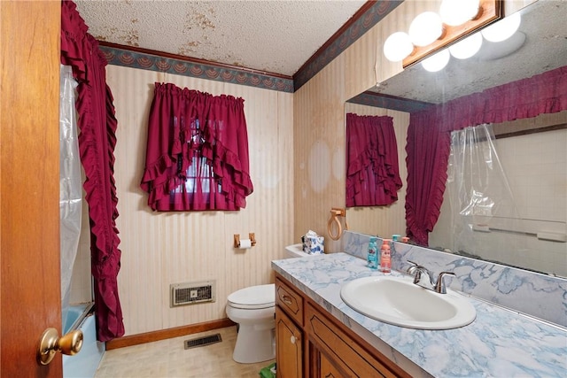 10616 S Liberty Rd, Dardanelle, AR 72834 - full bath with a textured ceiling, vanity, toilet, baseboards, and shower / tub combo with curtain