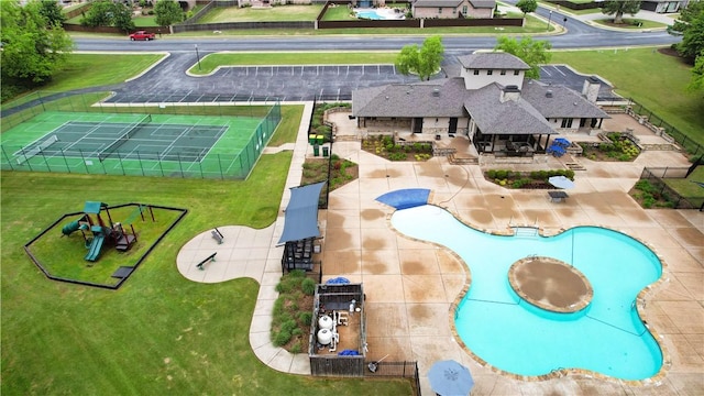 bird's eye view of a pool area