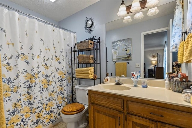 full bathroom with toilet, vanity, a textured ceiling, and a shower with shower curtain