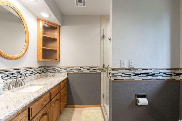 16180 Black Oak Ln, Rogers, AR 72756 - full bath featuring a shower with shower door and vanity