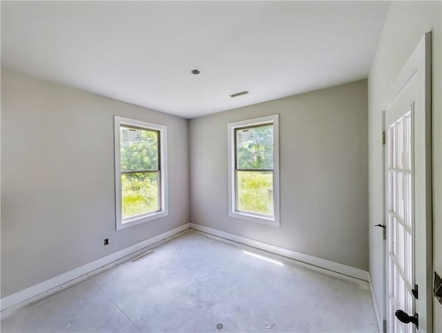 10 Olmsted Cir, Bella Vista, AR 72715 - unfurnished room featuring baseboards and concrete floors