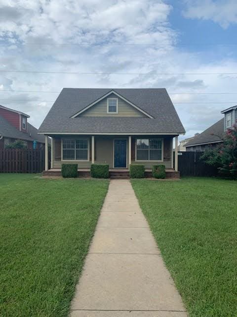 3804 Gibson Ave, Bentonville, AR 72712 - bungalow-style house featuring a porch and roof with shingles
