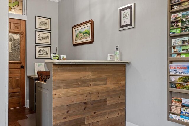 35 Kingshighway, Eureka Springs, AR 72632 - detailed view of wood finished floors