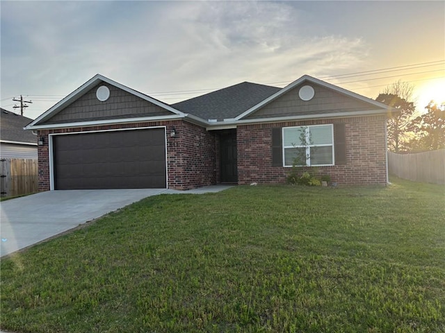 811 Belhaven Rd, Centerton, AR 72719 - single story home featuring an attached garage, driveway, and brick siding