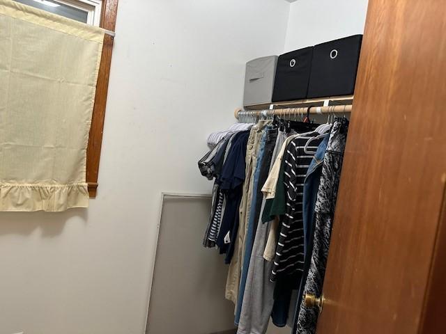 420 Natchez Trace St, Harrison, AR 72601 - view of walk in closet