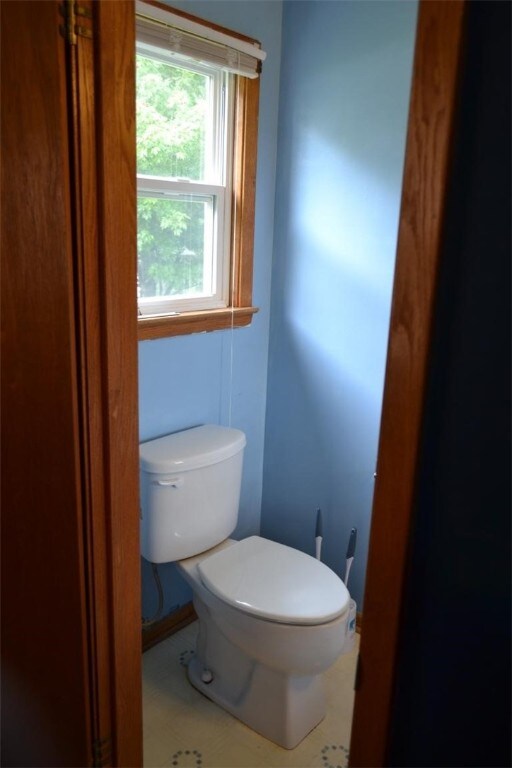 420 Natchez Trace Dr, Harrison, AR 72601 - bathroom with toilet
