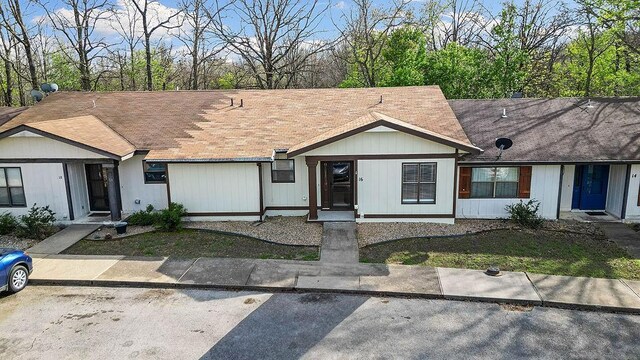 16 Eleanor Ln, Bella Vista, AR 72714 - view of front facade with roof with shingles