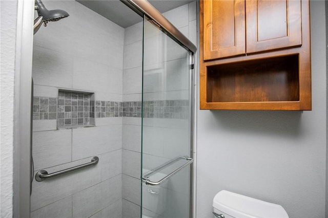 16 Stirling Ln, Bella Vista, AR 72715 - bathroom with tiled shower and toilet